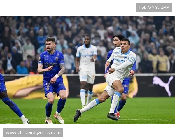 法甲争冠格局白热化，朗斯、巴黎、马赛形成三强争霸局面