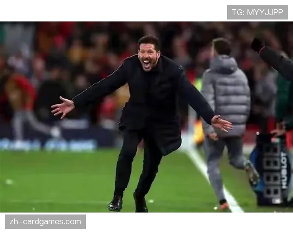 场边镜头：西蒙尼与恩里克激烈争执，第四官员介入调停